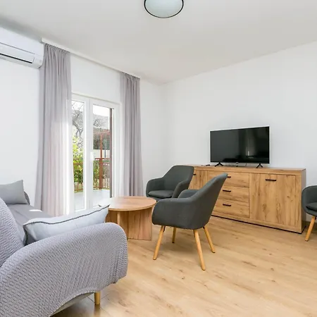 Apartman With Parking Space Solin, Split - 25393 Solin