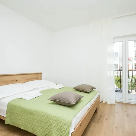 Apartment With Parking Space Solin, Split - 25393 *